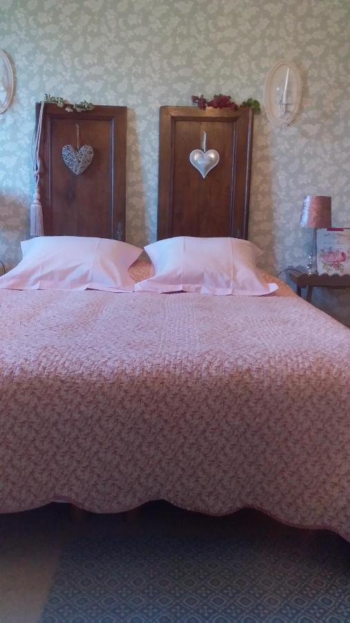 Chambre De Rose - Le Refuge Des Parachutistes - En Bordure Du Marais Neuville-au-Plain Bagian luar foto